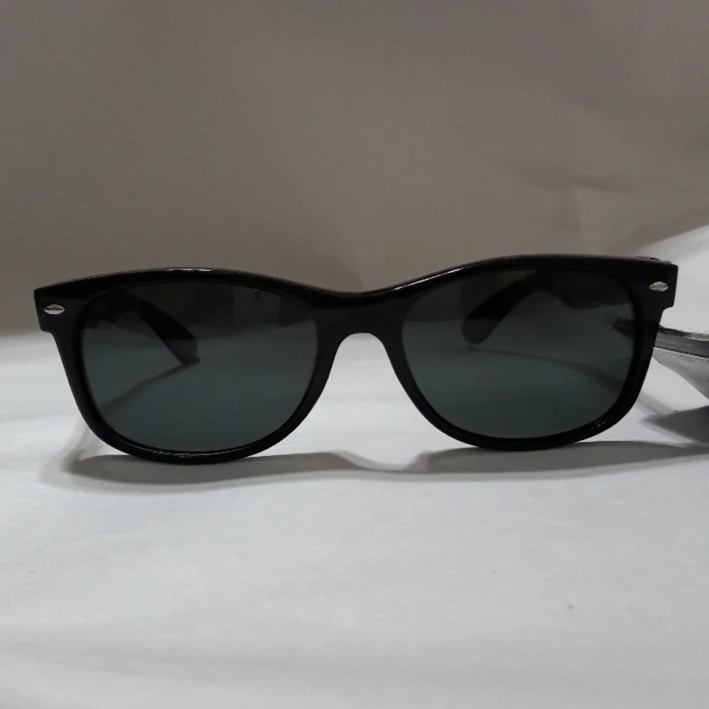 Foster Grant Men Sunglasses Tru Polar Black Silver Frame UVA-UVA Prote…